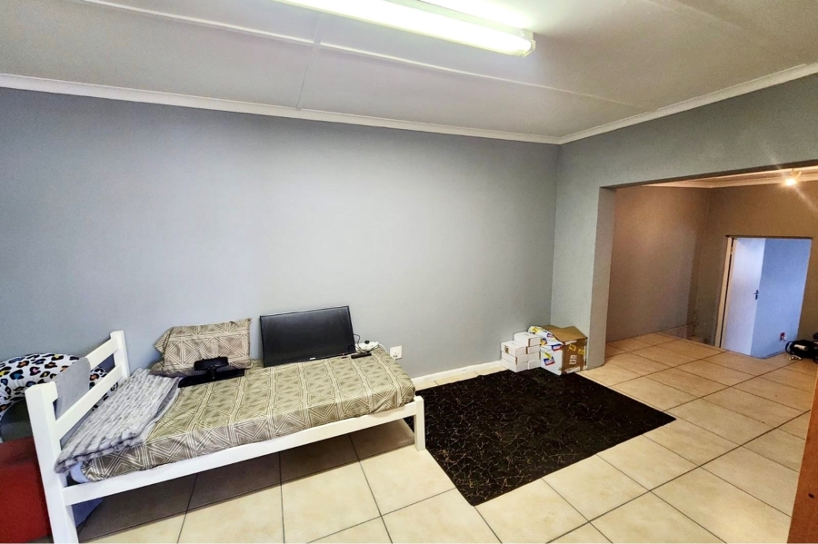 To Let 5 Bedroom Property for Rent in Perridgevale Eastern Cape